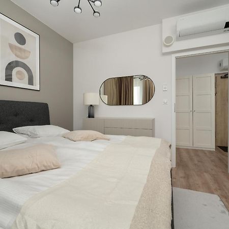 Apartamenty Zwycieska Z Klimatyzacja, Free Garage Wroclaw By Noclegi Renters Buitenkant foto