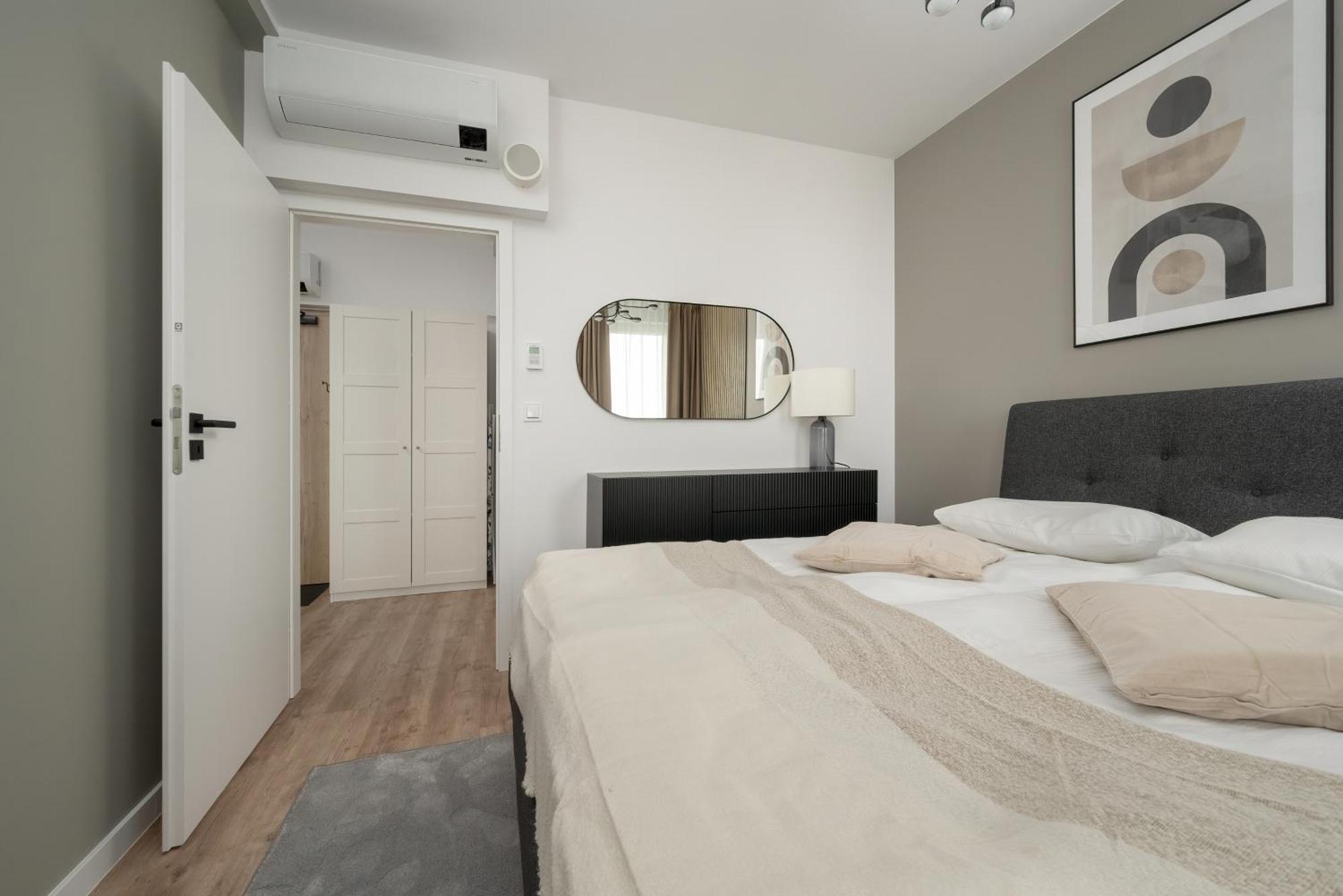 Apartamenty Zwycieska Z Klimatyzacja, Free Garage Wroclaw By Noclegi Renters Buitenkant foto